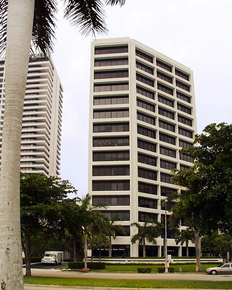 505 S Flagler Dr, West Palm Beach, FL à louer - Photo de l’immeuble – Image 2 sur 20