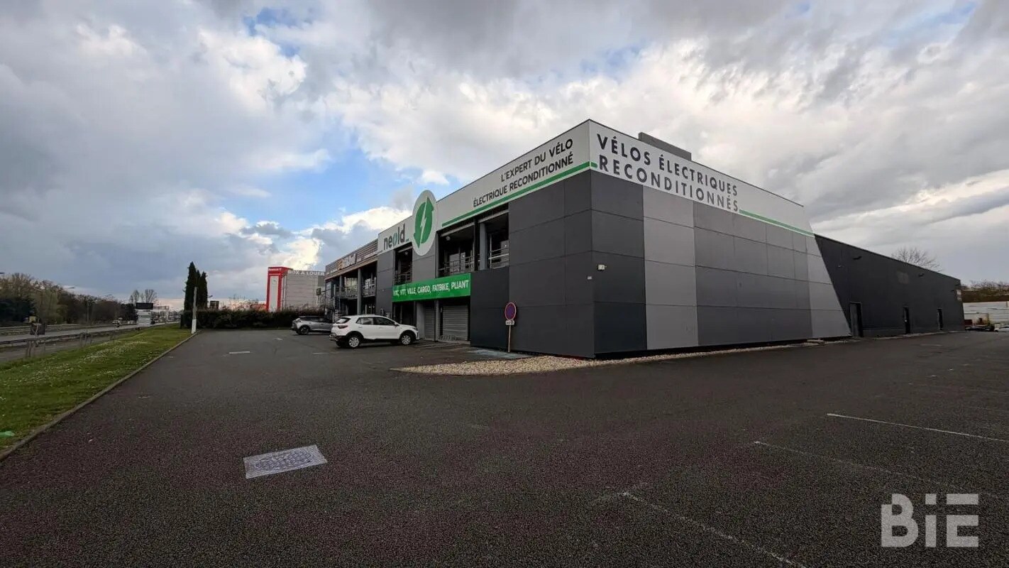 Local commercial dans Bordeaux à louer Photo de l’immeuble– Image 1 sur 14