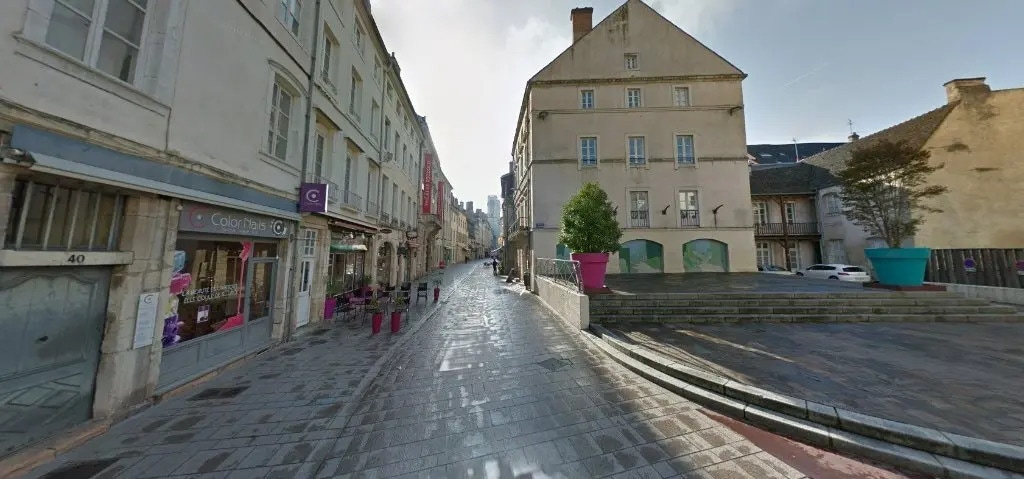 Local commercial dans Chalon-sur-Saône à louer Photo de l’immeuble– Image 1 sur 7