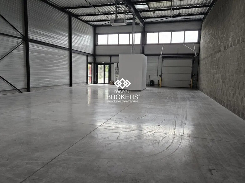 Local d’activités dans Longvic à louer - Photo intérieure – Image 2 sur 4