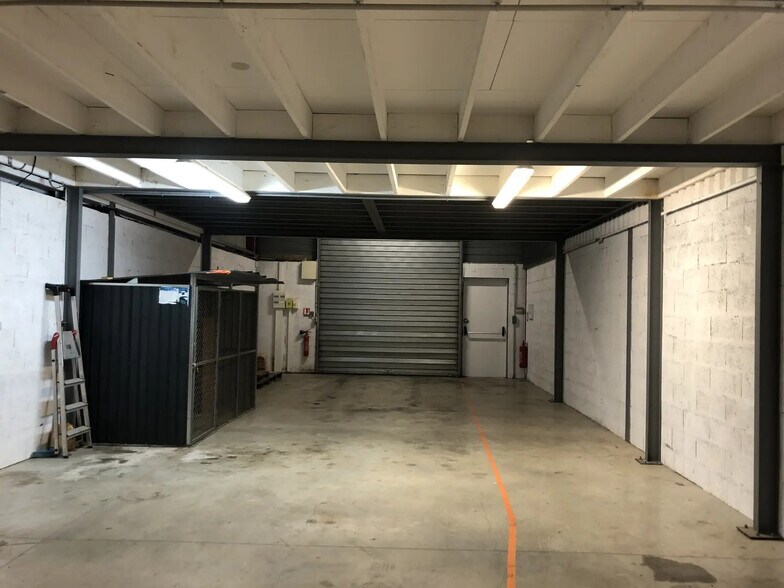 Local d’activités dans Saint-Jean-d'Illac à louer - Photo de l’immeuble – Image 2 sur 8