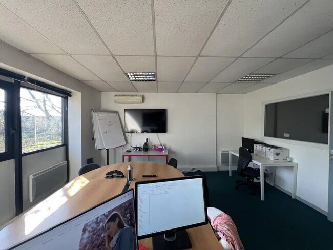 Plus de détails pour Bureau à louer