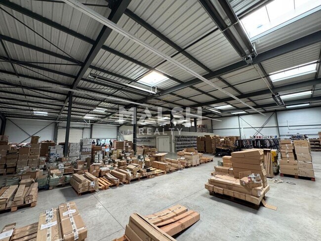 Plus de détails pour Industriel/Logistique à louer