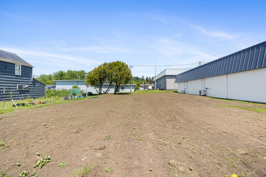 9330 4th St, Bay City, OR à vendre - Photo de l’immeuble – Image 3 sur 21