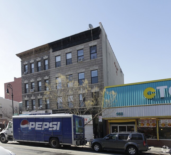 951 Manhattan Ave, Brooklyn, NY à louer - Photo principale – Image 1 sur 7