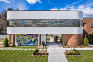 Plus de détails pour 26 Harbor Park Dr, Port Washington, NY - Coworking à louer
