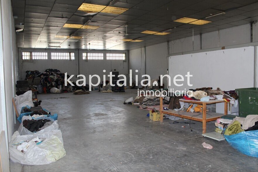 Industriel/Logistique dans Ontinyent, Valencia à vendre - Photo de l’immeuble – Image 2 sur 4