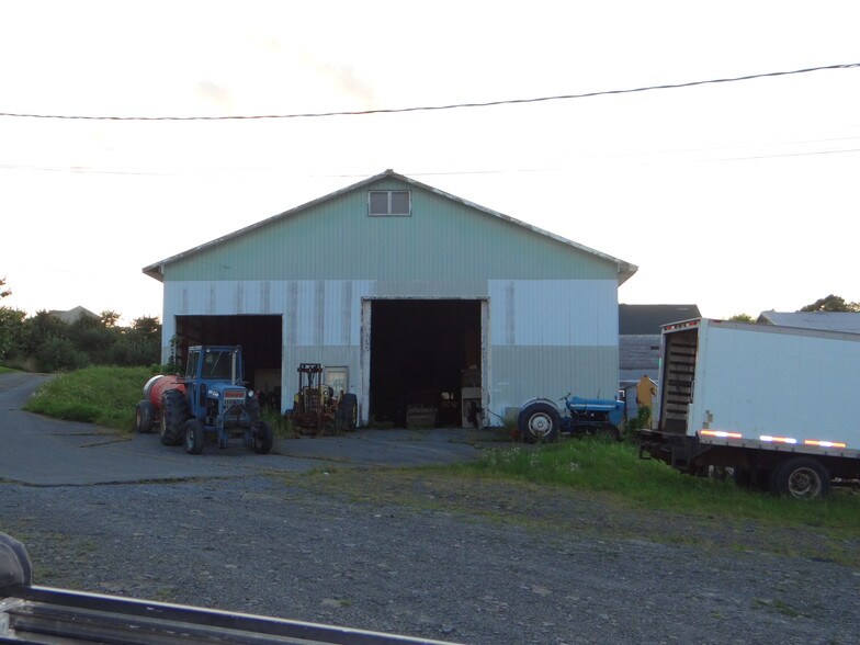 275 Lattintown Rd, Marlboro, NY à vendre - Photo de l’immeuble – Image 2 sur 15