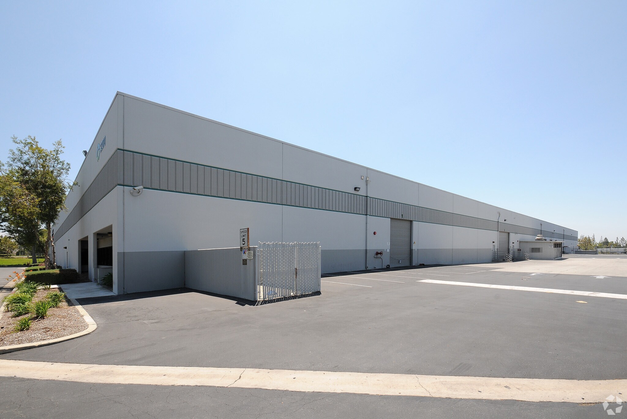 3200 Enterprise St, Brea, CA à louer Photo de l’immeuble– Image 1 sur 5