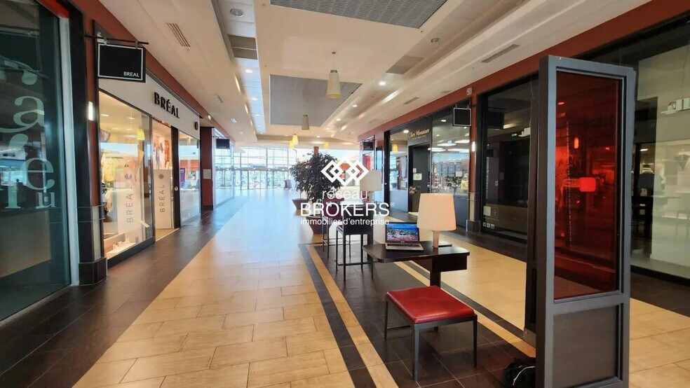 Local commercial dans Castres à louer - Photo de l’immeuble – Image 1 sur 3