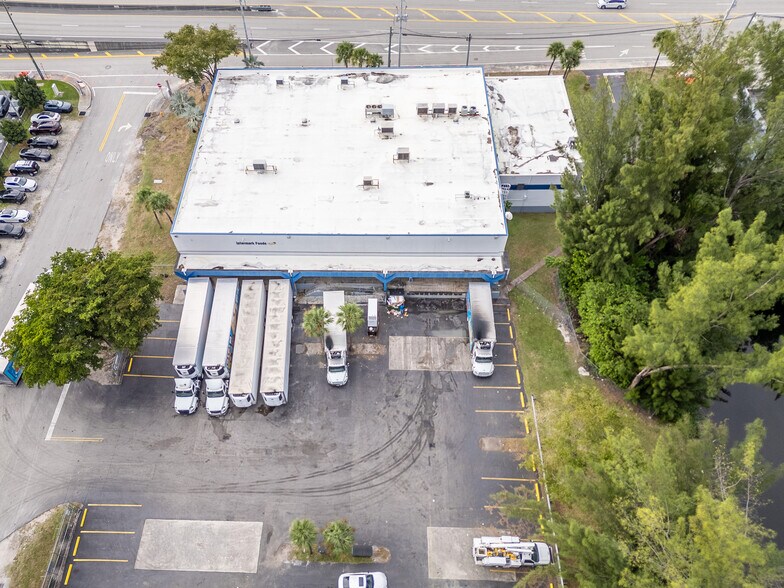9665 NW 13th St, Doral, FL à louer - Photo de l’immeuble – Image 3 sur 26