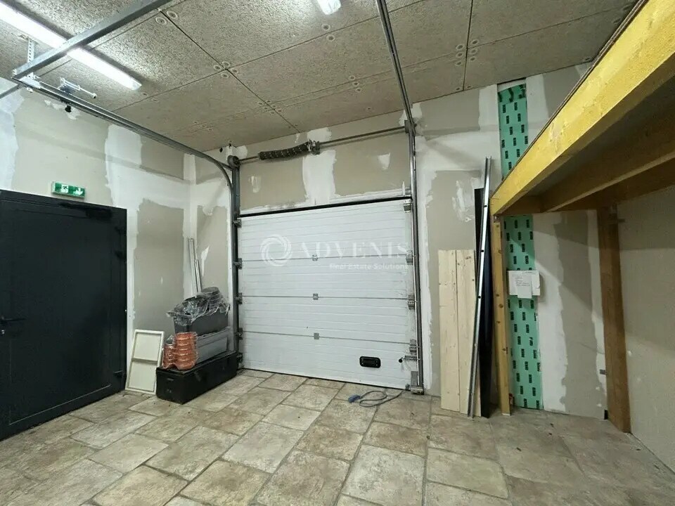 Local d’activités dans  à louer Photo intérieure– Image 1 sur 4