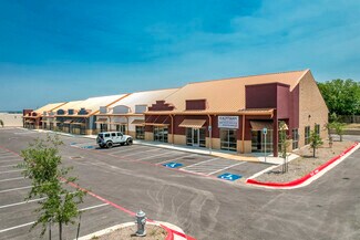 Plus de détails pour 2009 S Walnut Ave, New Braunfels, TX - Local commercial à louer
