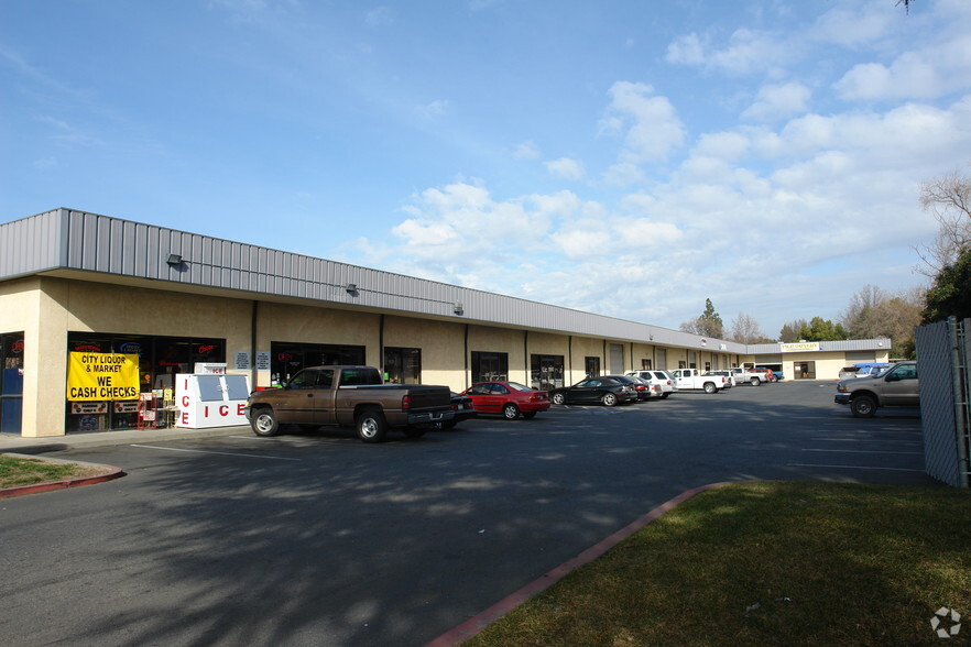3028 Esplanade Rd, Chico, CA à louer - Photo principale – Image 1 sur 2