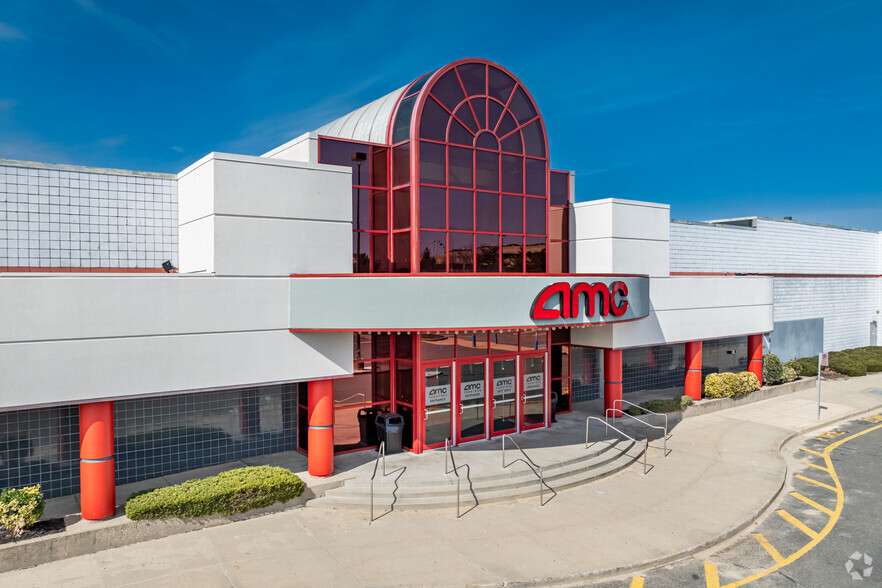 1025 Corporate Dr, Westbury, NY à louer - Photo de l’immeuble – Image 2 sur 5