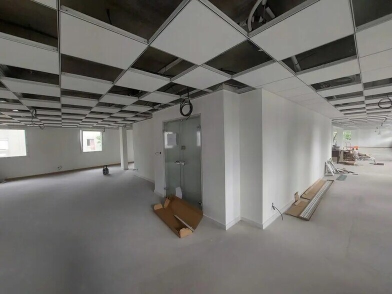 Bureau dans Clermont-Ferrand à louer - Photo de l’immeuble – Image 3 sur 12