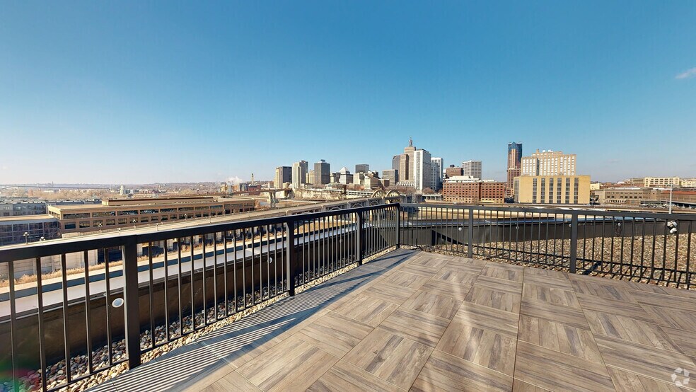 10 River Park Plz, Saint Paul, MN à louer - Numérisation 3D Matterport – Image 3 sur 25