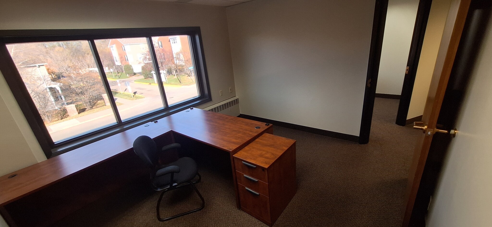 750 2nd St NE, Hopkins, MN à louer Photo intérieure– Image 1 sur 7