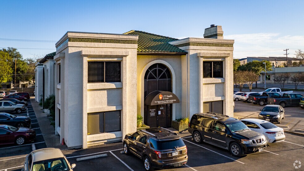 7810 Louis Pasteur Dr, San Antonio, TX à louer - Photo de l’immeuble – Image 2 sur 8