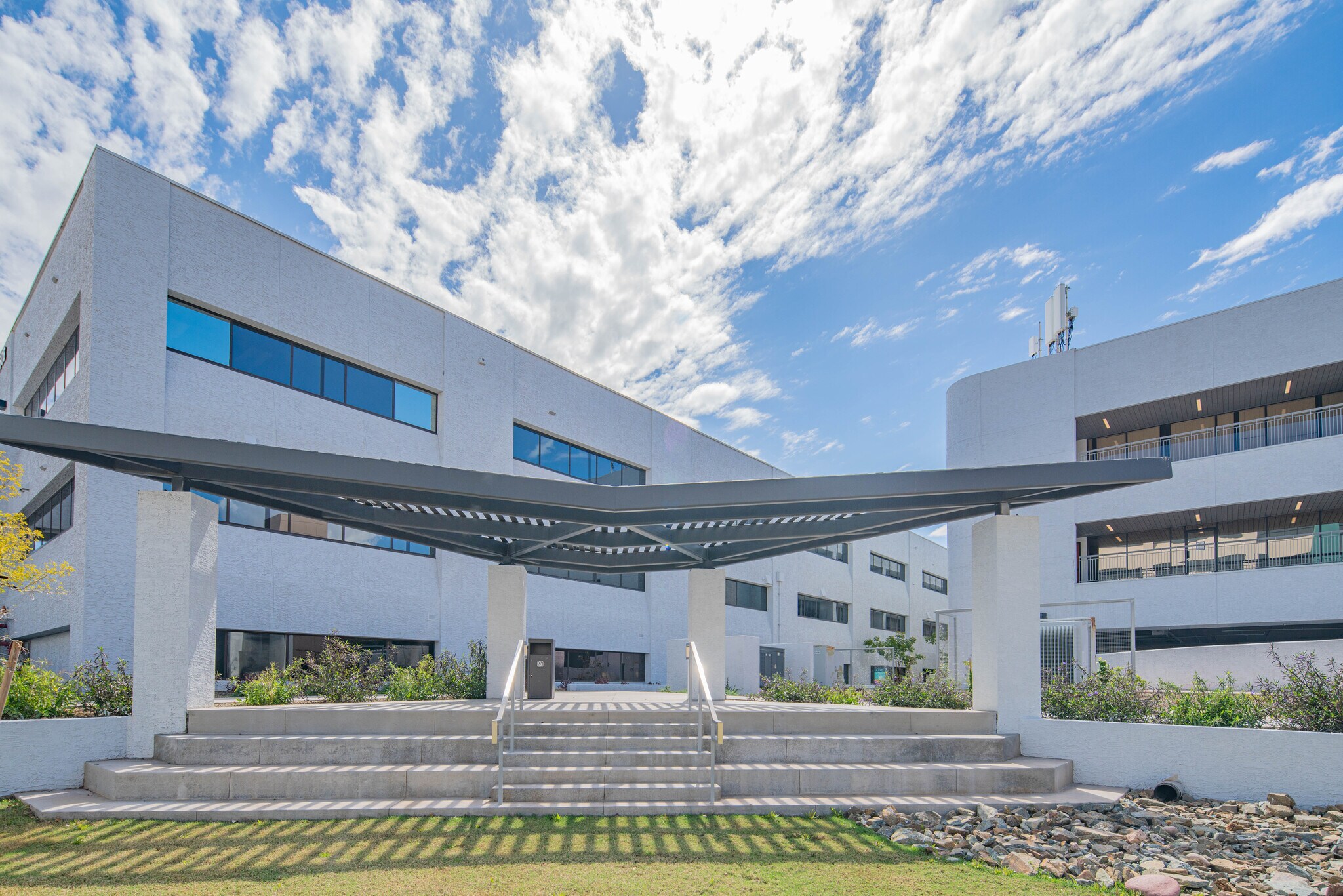 1450 S Dobson Rd, Mesa, AZ à louer Photo principale– Image 1 sur 38