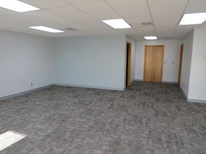 1717 W Candletree Dr, Peoria, IL à louer Autre– Image 1 sur 6