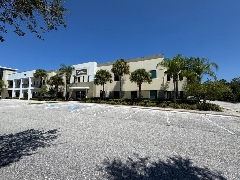 720 N Brooker Creek Blvd, Oldsmar, FL à vendre - Photo de l’immeuble – Image 2 sur 17