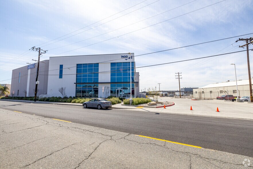 7400 Bandini Blvd, Commerce, CA à louer - Photo de l’immeuble – Image 2 sur 6