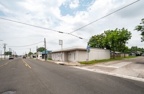 220 E Texas Ave, Baytown, TX à vendre - Photo de l’immeuble – Image 3 sur 12