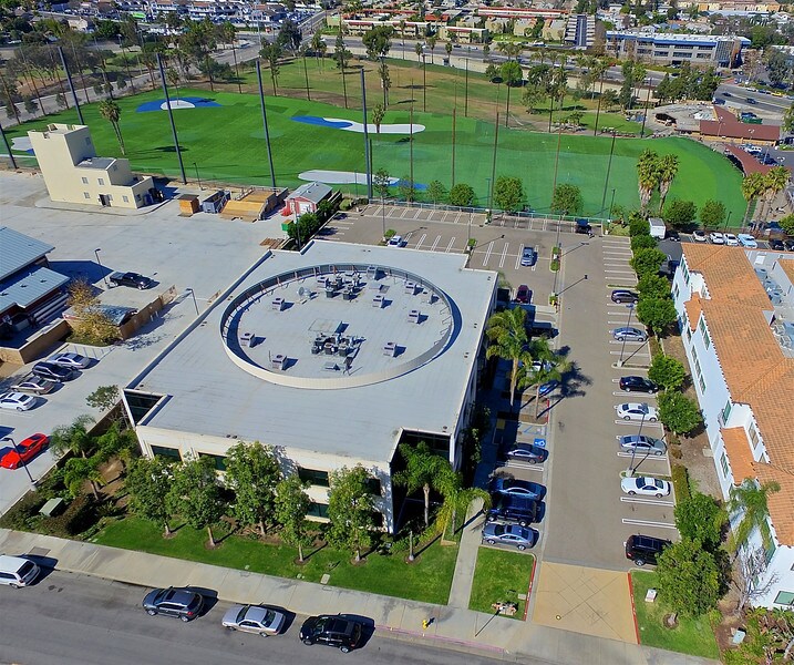 20377 Acacia St, Newport Beach, CA à louer Photo de l’immeuble– Image 1 sur 18