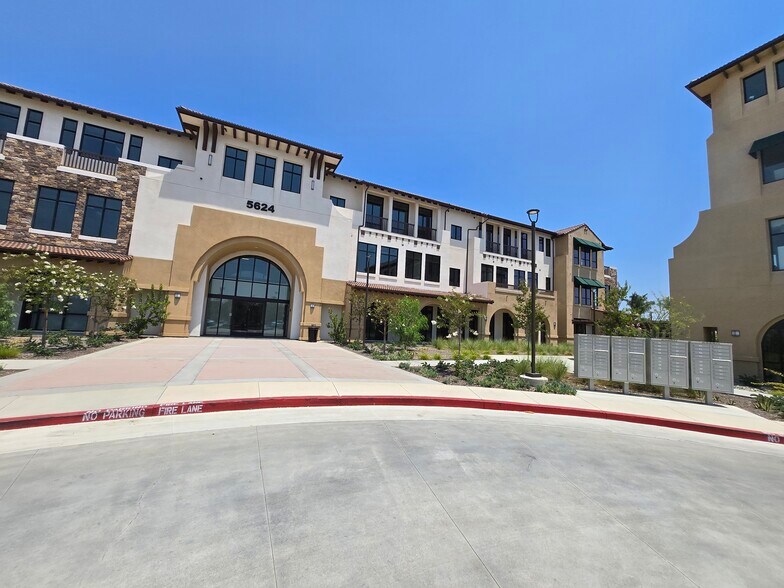 5624 Philadelphia St, Chino, CA à louer - Photo de l’immeuble – Image 2 sur 12