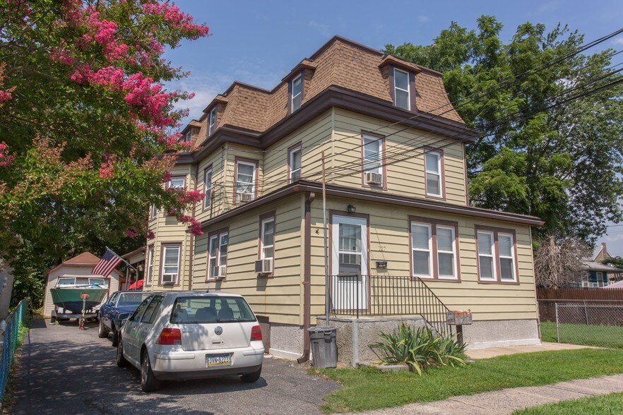 127 Saude Ave, Essington, PA à vendre - Photo principale – Image 1 sur 20