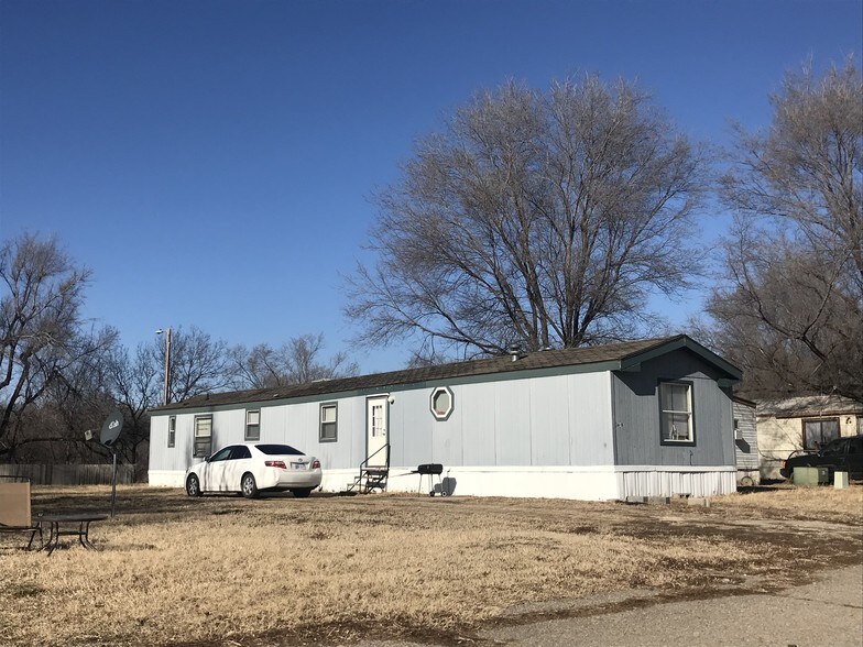 364 Grant Ave, Junction City, KS à vendre - Photo de l’immeuble – Image 2 sur 8