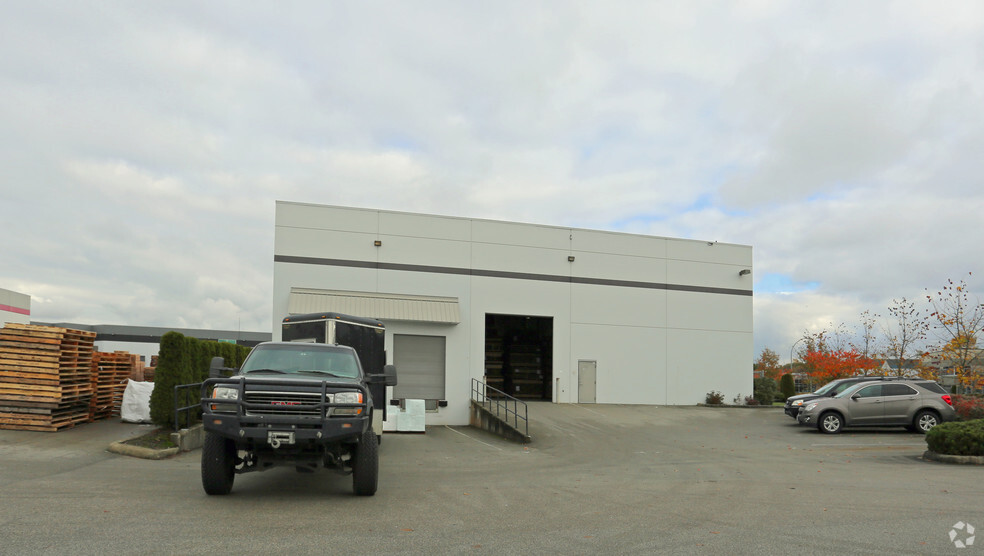 6755 Dennett Pl, Delta, BC à louer - Photo de l’immeuble – Image 3 sur 7