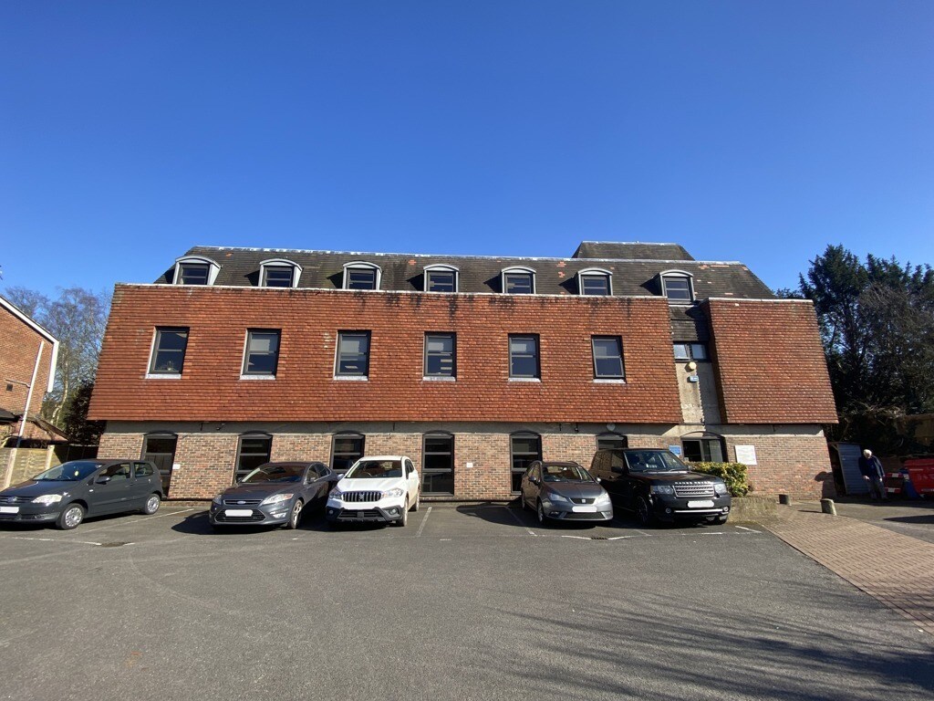 83 High St, Westerham à louer Photo de l’immeuble– Image 1 sur 9