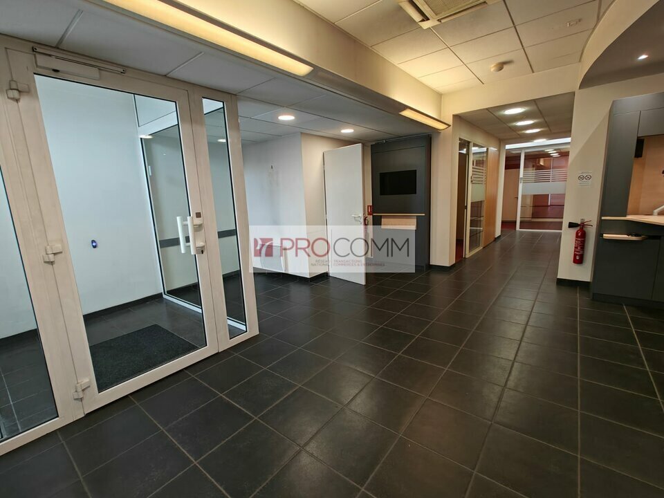 Local commercial dans Metz à louer Hall d’entrée– Image 1 sur 7