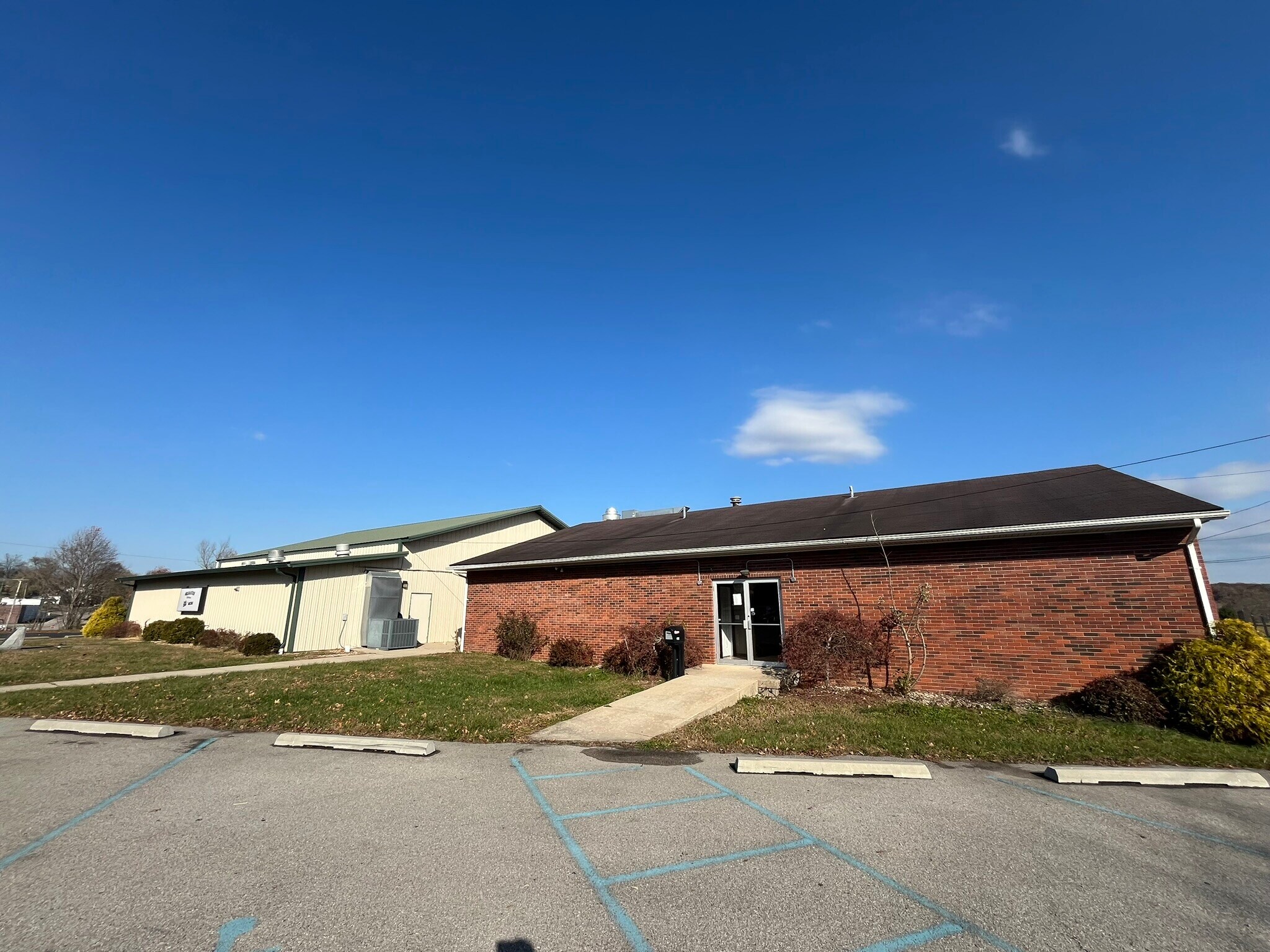 412 S Madison Ave, North Vernon, IN à vendre Photo principale– Image 1 sur 8