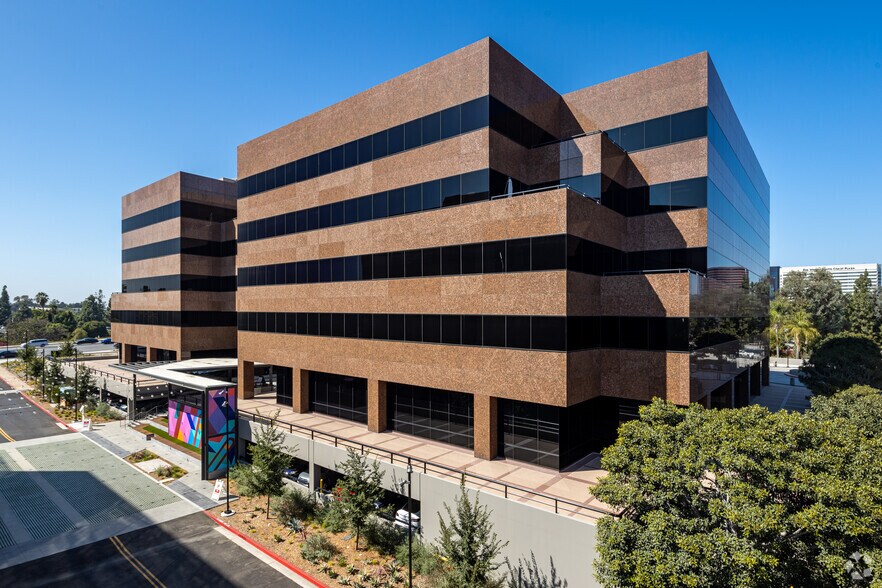 3100 Bristol St, Costa Mesa, CA à louer - Photo de l’immeuble – Image 3 sur 9