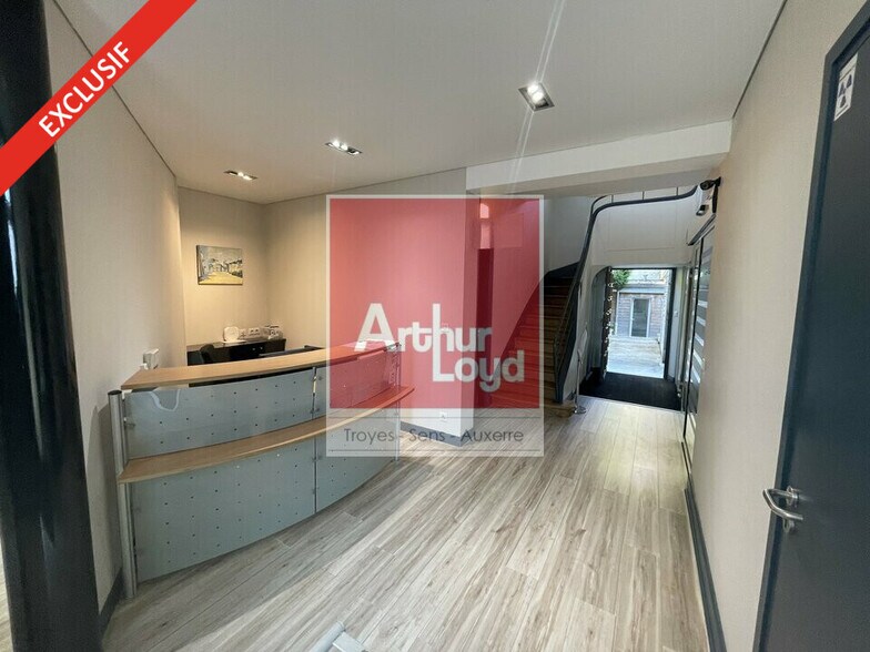 Bureau dans Troyes à vendre - Hall d’entrée – Image 3 sur 5