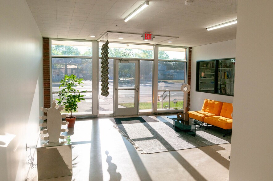 22005 Van Dyke Ave, Warren, MI à louer - Photo intérieure – Image 2 sur 19