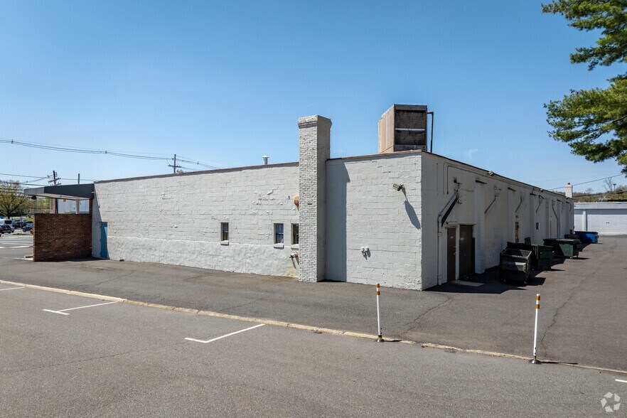 688-700 Morris Tpke, Short Hills, NJ à louer - Photo de l’immeuble – Image 3 sur 6