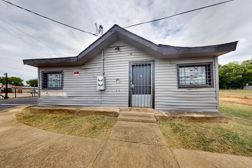 3818 S Lancaster Rd, Dallas, TX à louer - Photo principale – Image 1 sur 27