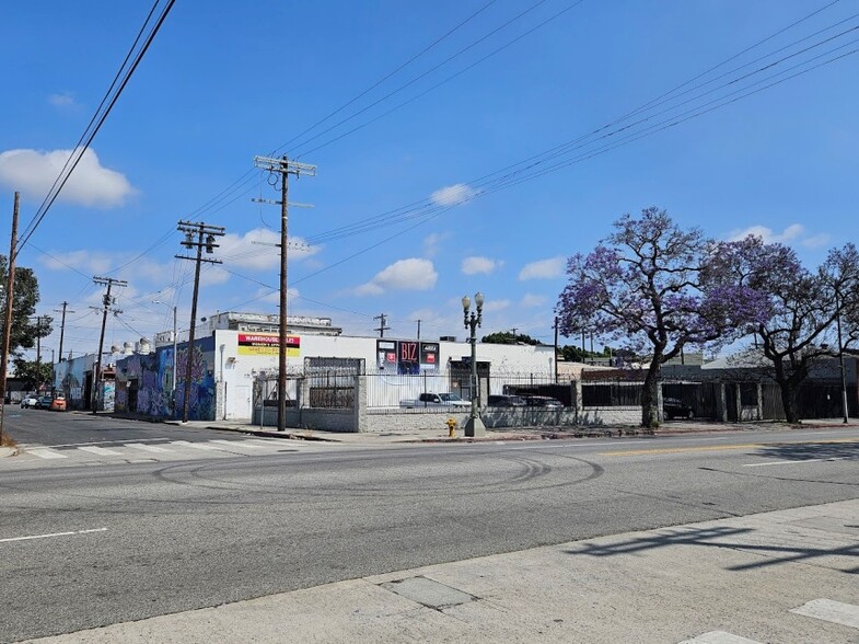 3300 S Broadway, Los Angeles, CA 90007 portefeuille de 2 biens à vendre sur LoopNet.fr - Photo de l’immeuble – Image 3 sur 33