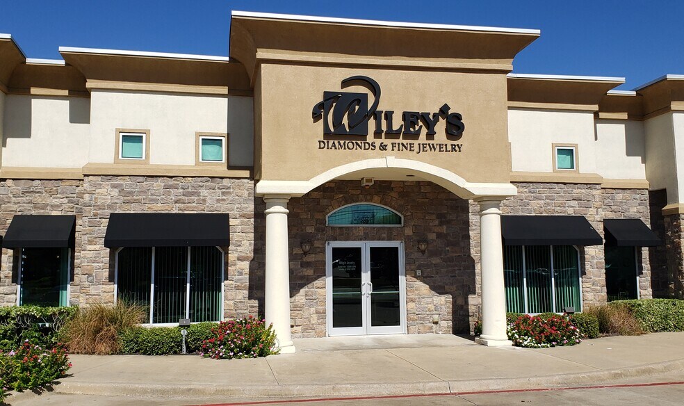 2251 Brown St, Waxahachie, TX à vendre - Photo de l’immeuble – Image 2 sur 10