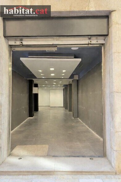 Local commercial dans Vilanova i la Geltrú, Barcelona à louer - Photo de l’immeuble – Image 3 sur 4