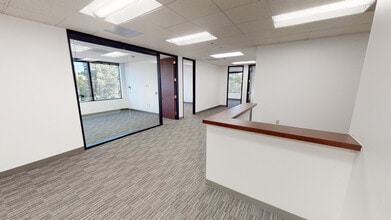 21700 Oxnard St, Woodland Hills, CA à louer Numérisation 3D Matterport– Image 1 sur 2