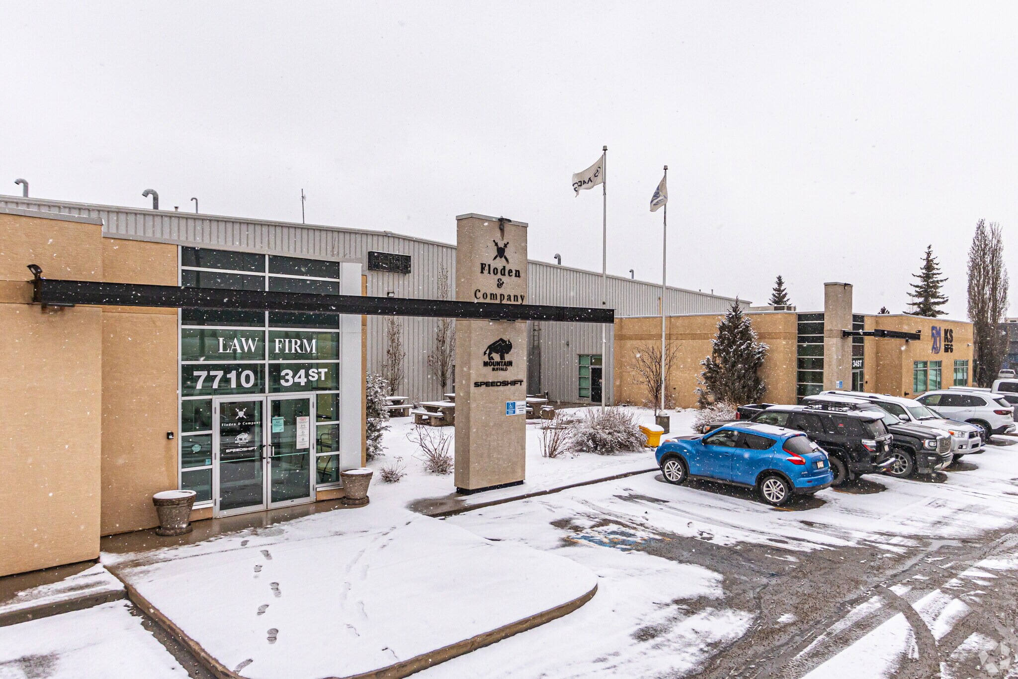 7710-7730 34th St, Edmonton, AB à louer Photo principale– Image 1 sur 14