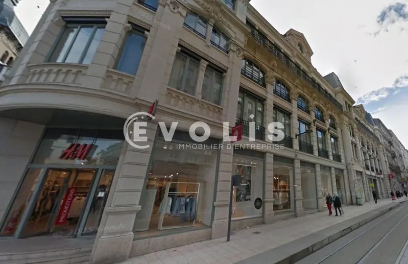 Local commercial dans Saint-Étienne à louer - Photo de l’immeuble – Image 1 sur 3