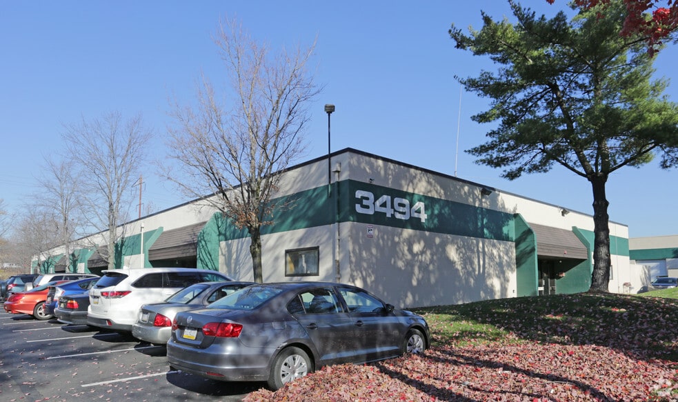 3494 Progress Dr, Bensalem, PA à louer - Photo principale – Image 1 sur 3