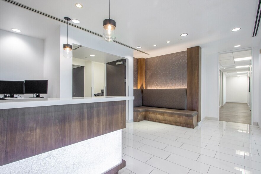 620 Newport Center Dr, Newport Beach, CA à louer - Photo de l’immeuble – Image 2 sur 5