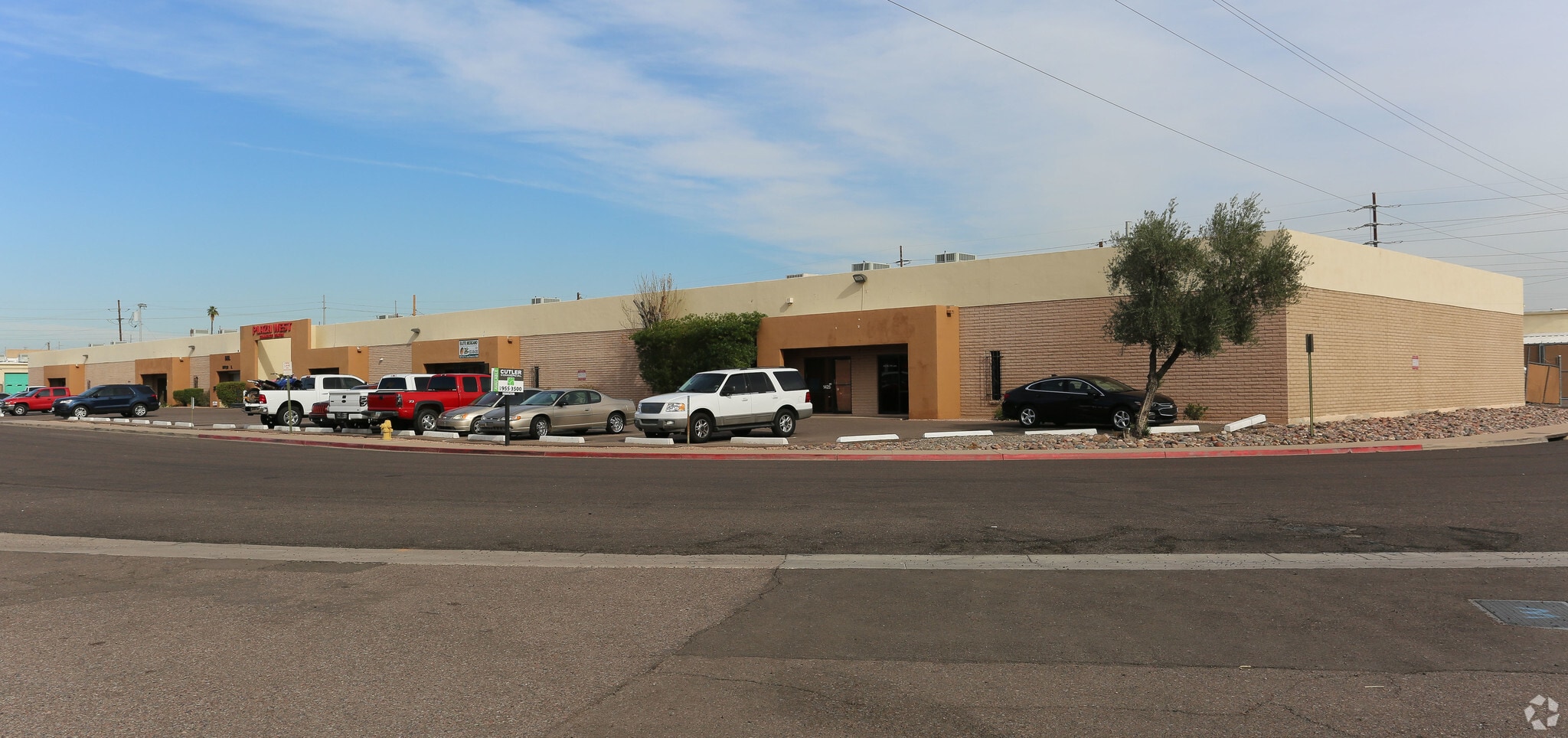 2829-2847 W McDowell Rd, Phoenix, AZ à louer Photo principale– Image 1 sur 5